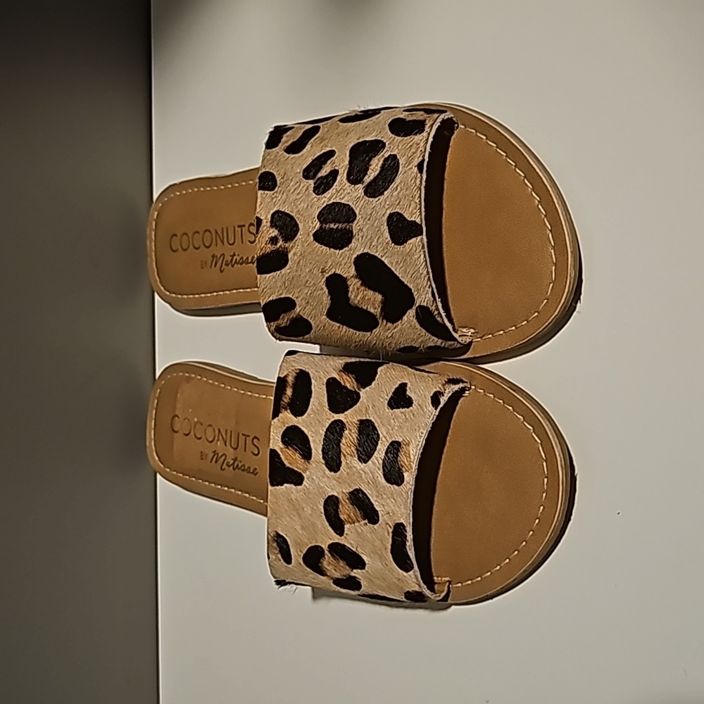 Coconuts by Matisse Cabana real fur sandal - Leopard Print